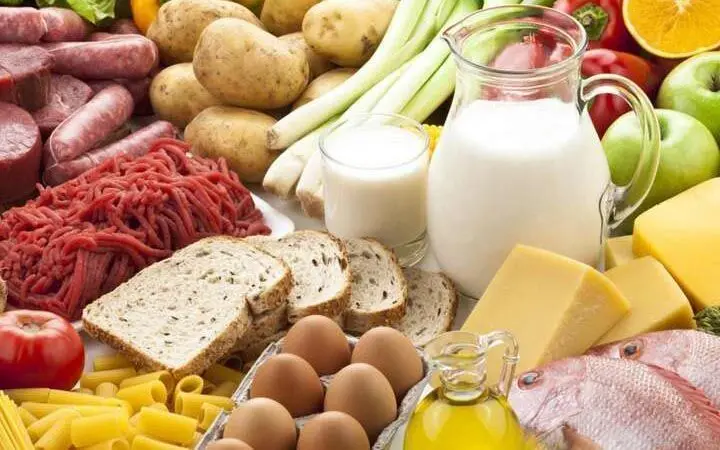 Правительство и бизнес договорились о мерах по сдерживанию цен на продукты