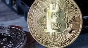 Падение биткоина обернулось миллиардными убытками для корпораций