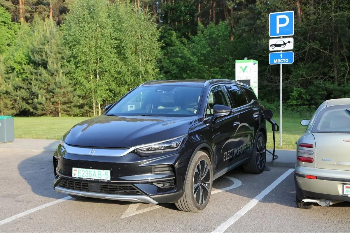 Рынок электромобилей и гибридов в РК вырос в 4,2 раза за два месяца 2026 года