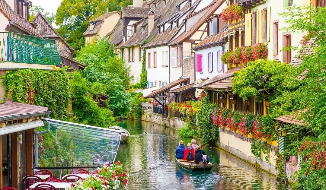 Наличные или карточка: что брать с собой, когда едешь за границу