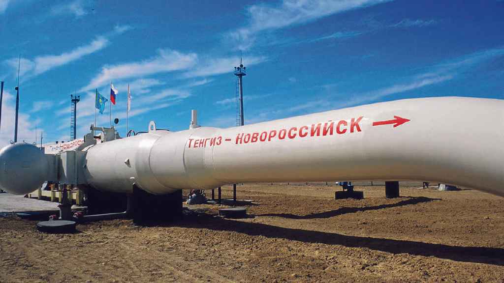 Fitch видит риски для экспорта нефти из Казахстана из-за зависимости от России