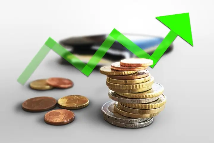 Эксперты пересмотрели прогнозы по инфляции и базовой ставке