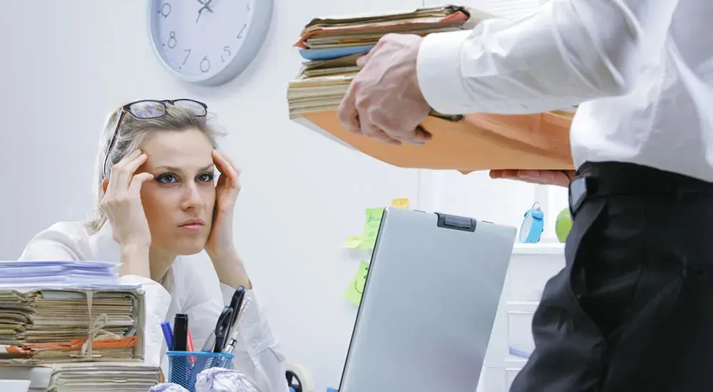 Каждый седьмой казахстанец работает сверхурочно