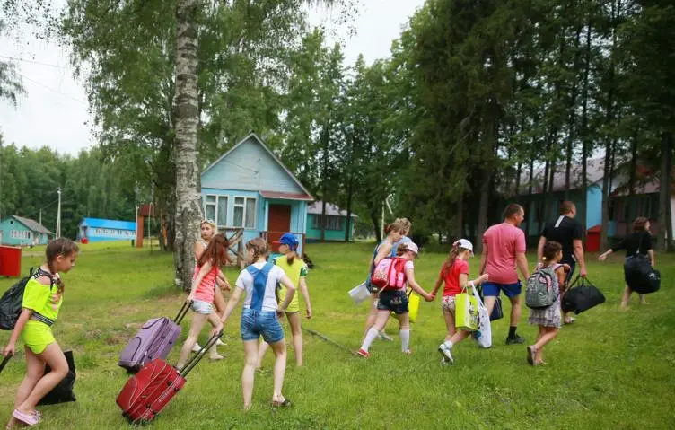 Чем занять ребенка летом