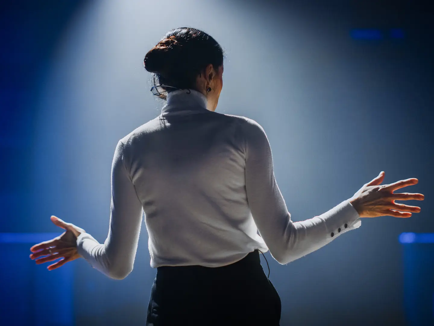 Правда ли, что работу получают по внешности?