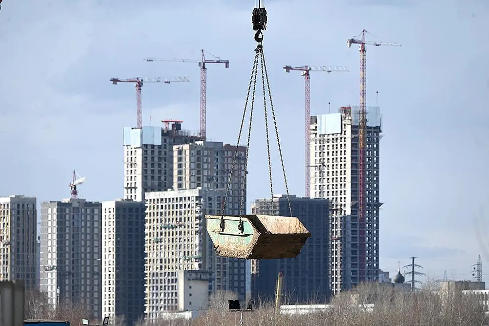 Рост казахстанского строительства замедляется, сохраняя высокие темпы