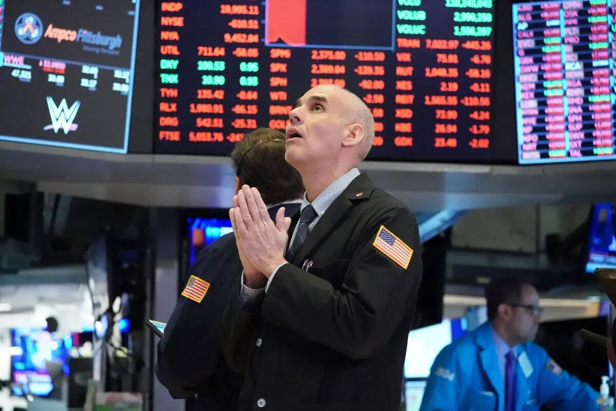 Фондовый рынок США за день потерял 1,1 трлн долларов