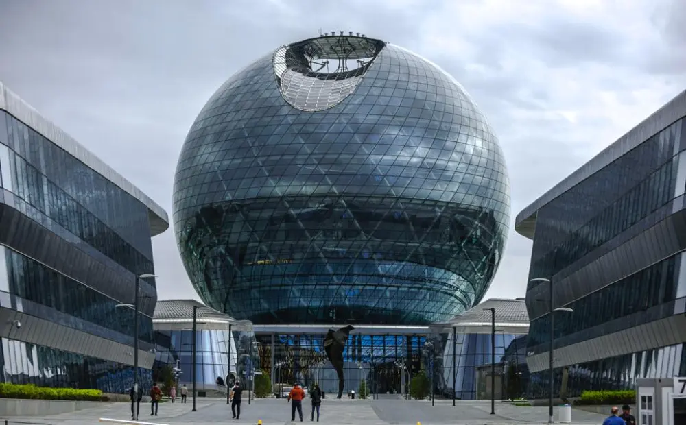 21 млрд долларов инвестиций и 284 млрд тенге налогов: в МФЦА утвердили новую стратегию