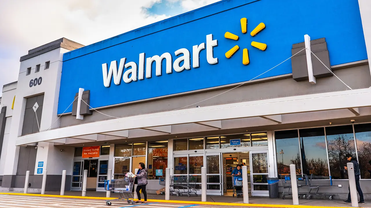 Walmart и Amazon изучают возможность выпуска собственной криптовалюты