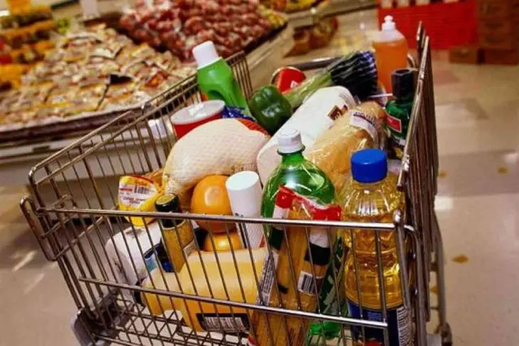 Почти половина бюджета казахстанцев уходит на еду
