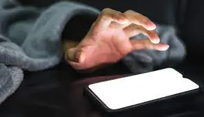 Как думскроллинг влияет на экономику