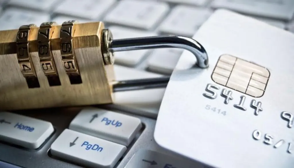 Казахстанцам больше не будут полностью блокировать счета за долги