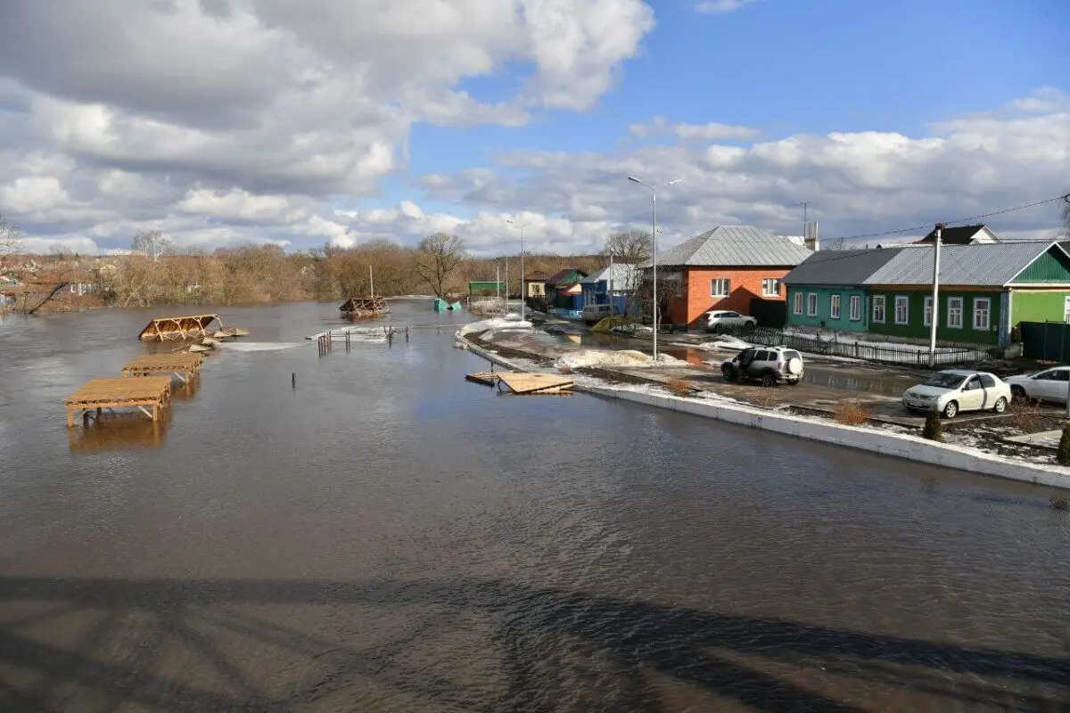 Почти две тысячи домов строят для пострадавших от паводков