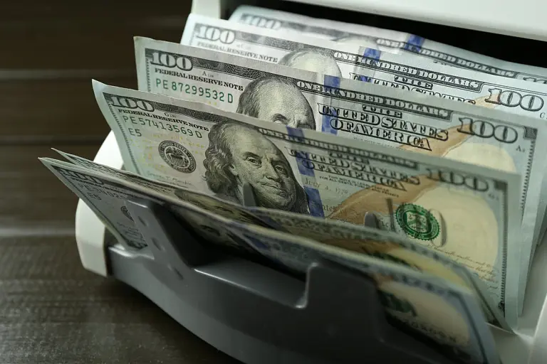 Курс теңге укрепился на 1,3% в июне