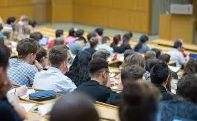 С 1 сентября казахстанским студентам увеличат стипендии