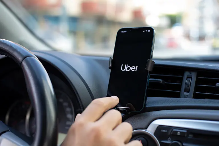 Uber инвестирует 10 млрд долларов в роботакси