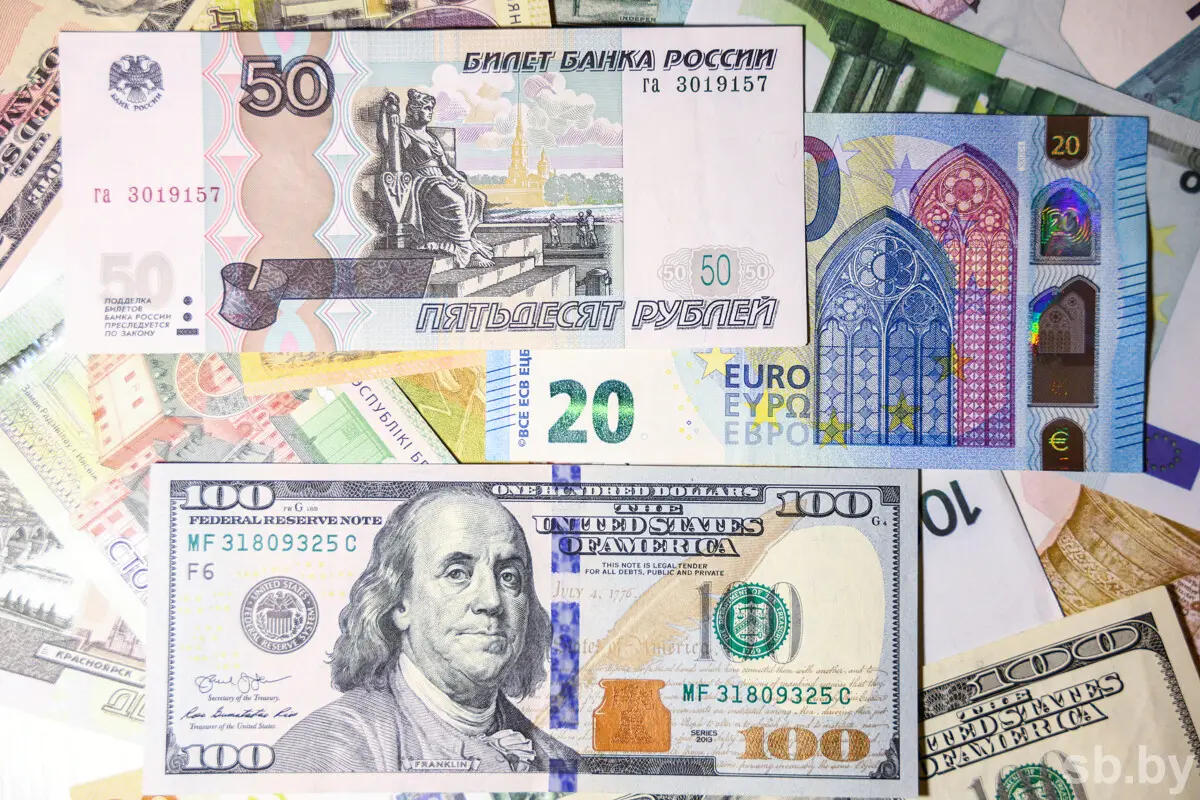 В Казахстане резко вырос спрос на наличные рубли